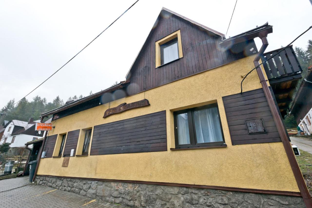 Penzion pod svahem Železná Ruda Esterno foto